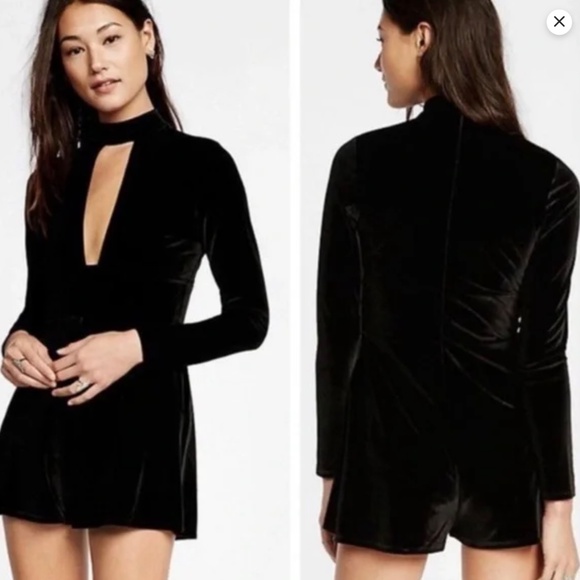 EXPRESS Women's Black Velvet Velour Choker Plunge Long Sleeve Black Romper - Picture 12 of 12